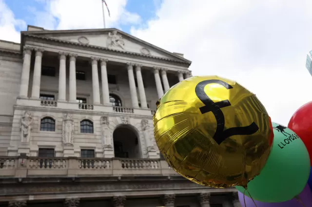 After a Fantastic Year, Sterling Faces Hurdles in both the Economy and the Election